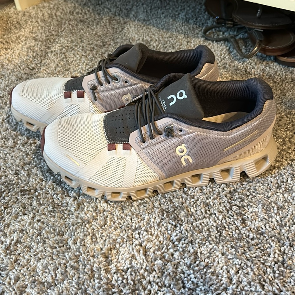 On cloud womens sneakers